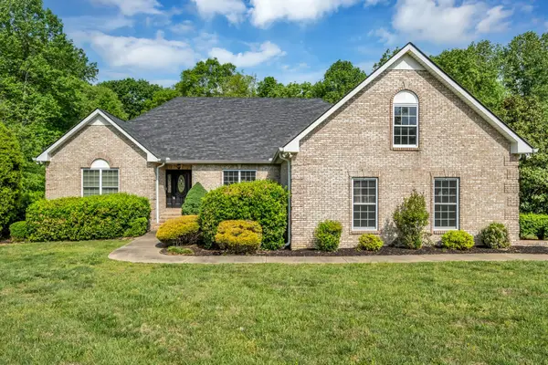 1094 Paradise Dr, Greenbrier, TN 37073