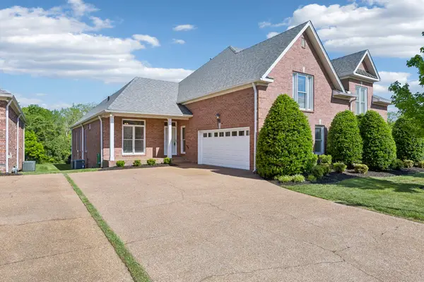 229 Stoners Glen Ct, Hermitage, TN 37076