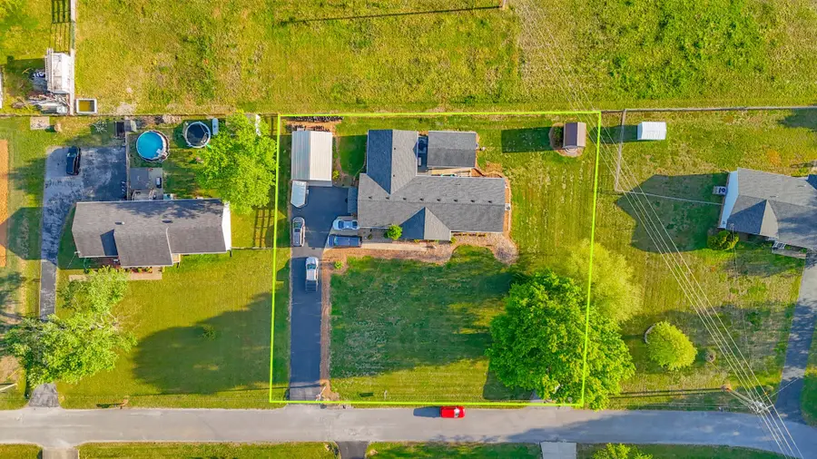 1305 Horseshoe Dr, Lewisburg, TN 37091 - #3