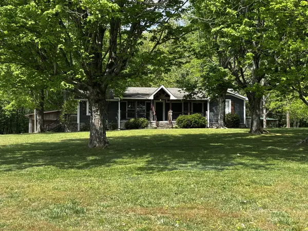 424 Buddy Rd, Burns, TN 37029