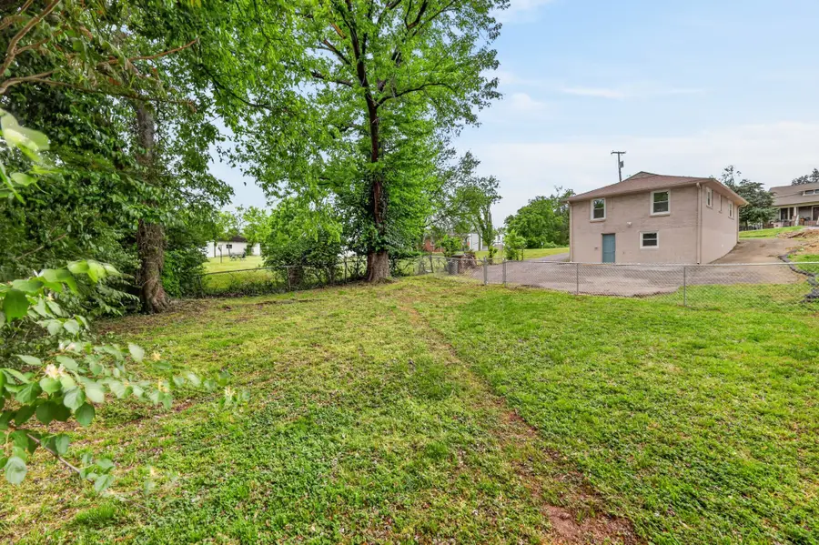 1411 Porter Rd, Nashville, TN 37206 - #3