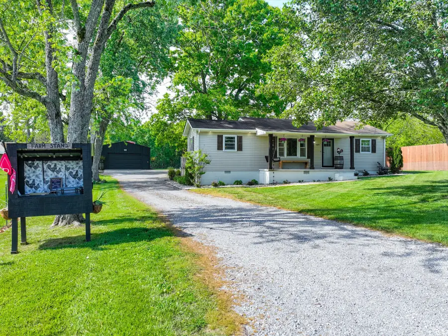 425 Halls Mill Rd, Shelbyville, TN 37160 - #2