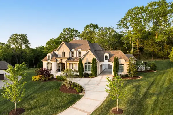 9102 Raindrop Cir, Brentwood, TN 37027