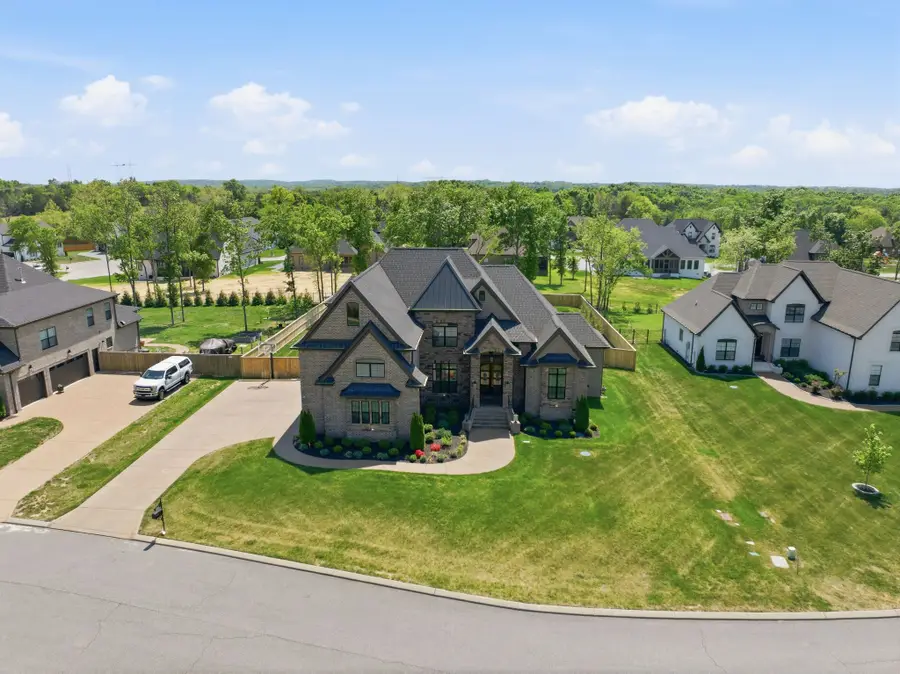 2605 Oxford Pl, Mount Juliet, TN 37122 - #3