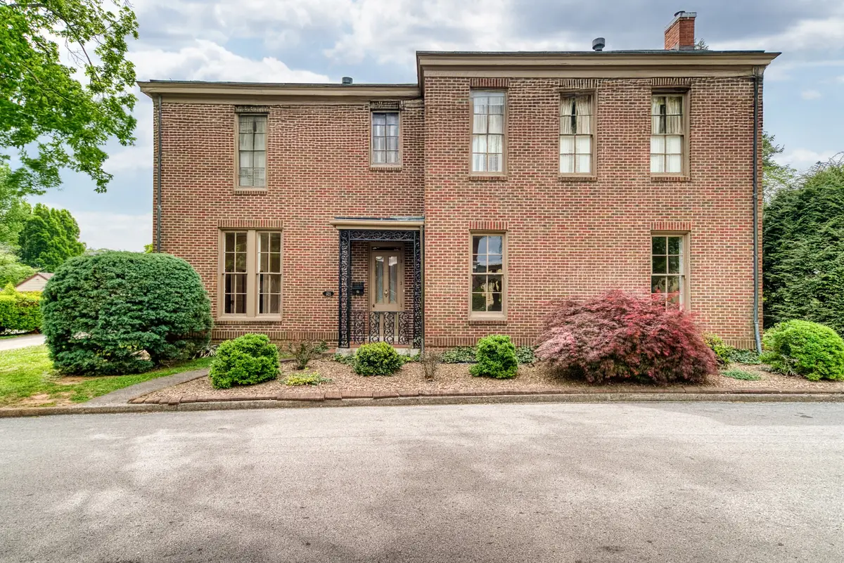 301 W 6th St, Russellville, KY 42276 - #1