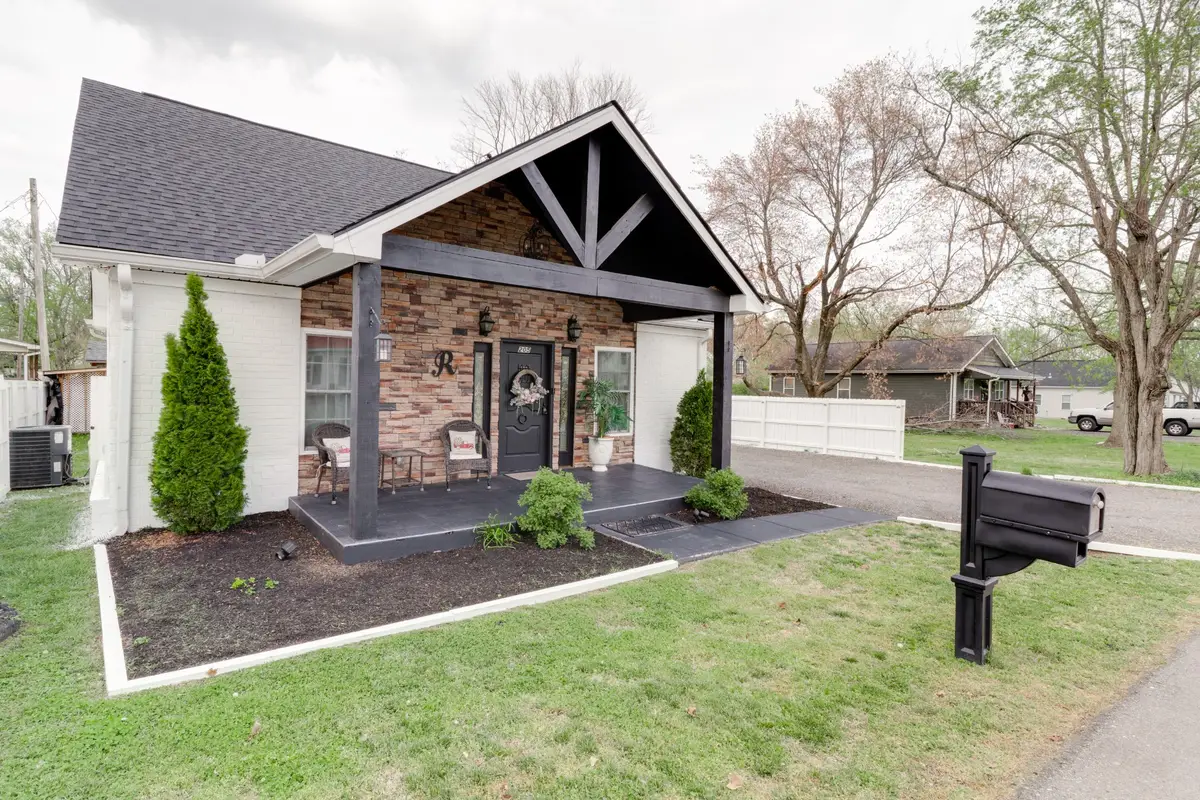 205 Church St, Portland, TN 37148 - #1