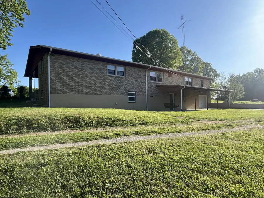 1619 Railroad Bed Rd, Collinwood, TN 38450 - #2