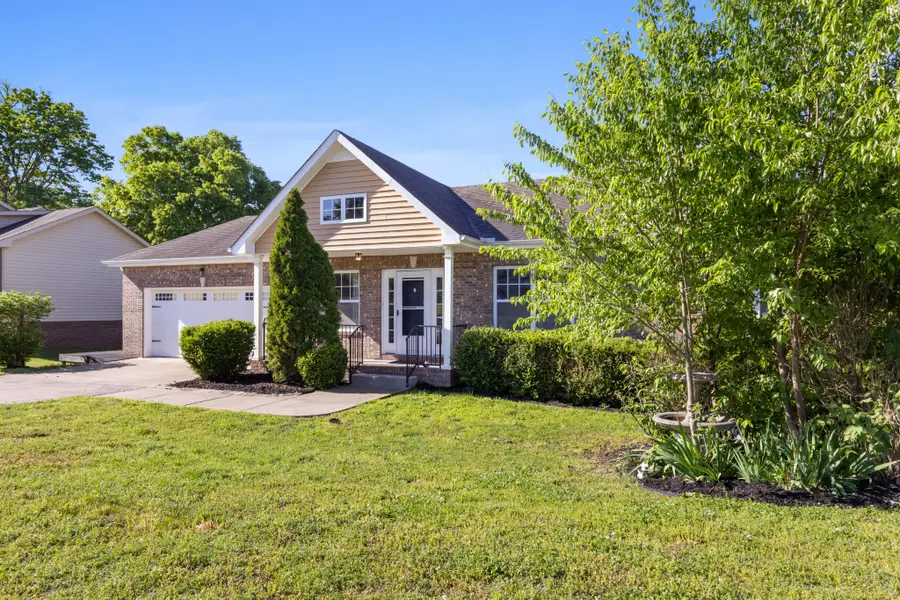 3484 Clover Hill Dr, Clarksville, TN 37043 - #3