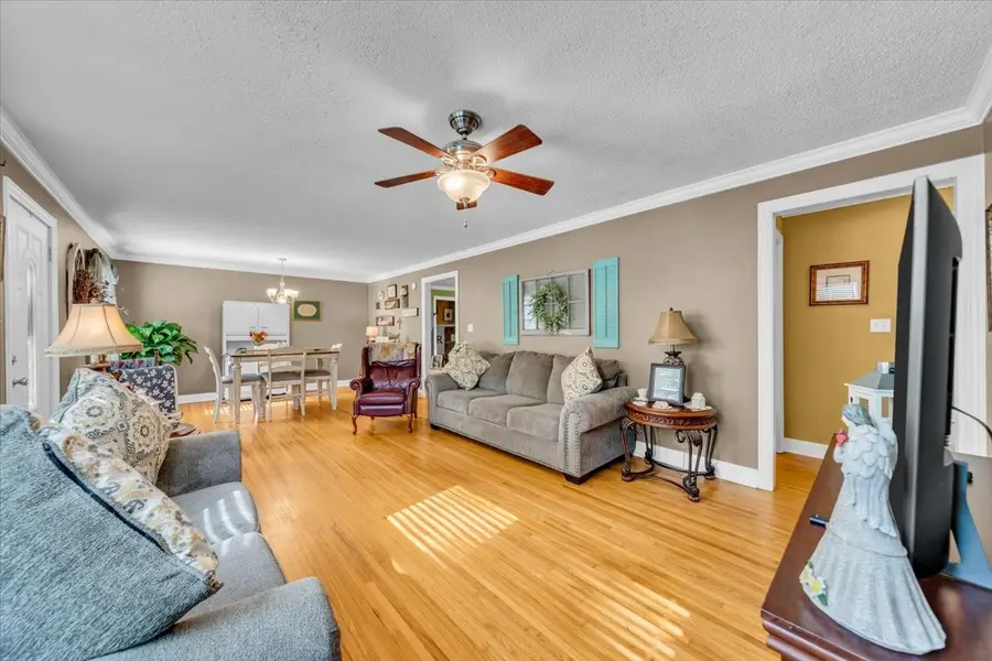 1006 Evins St, Manchester, TN 37355 - #2