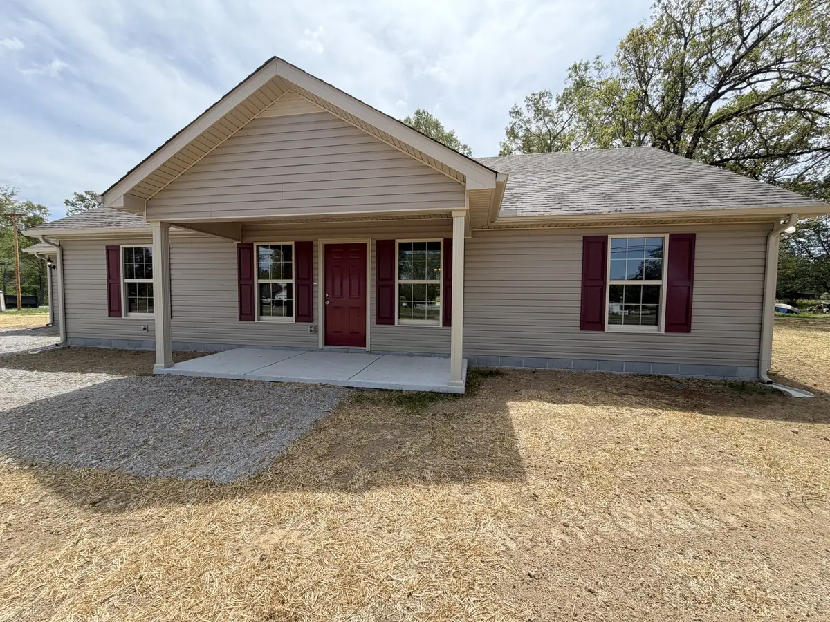 6265 Lynchburg Rd, Winchester, TN 37398 - #1