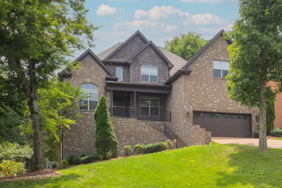 111 Country Hills Dr, Hendersonville, TN 37075 - #2