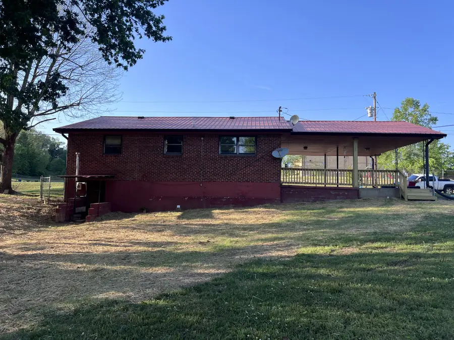 208 Cedar Ave, Linden, TN 37096 - #3