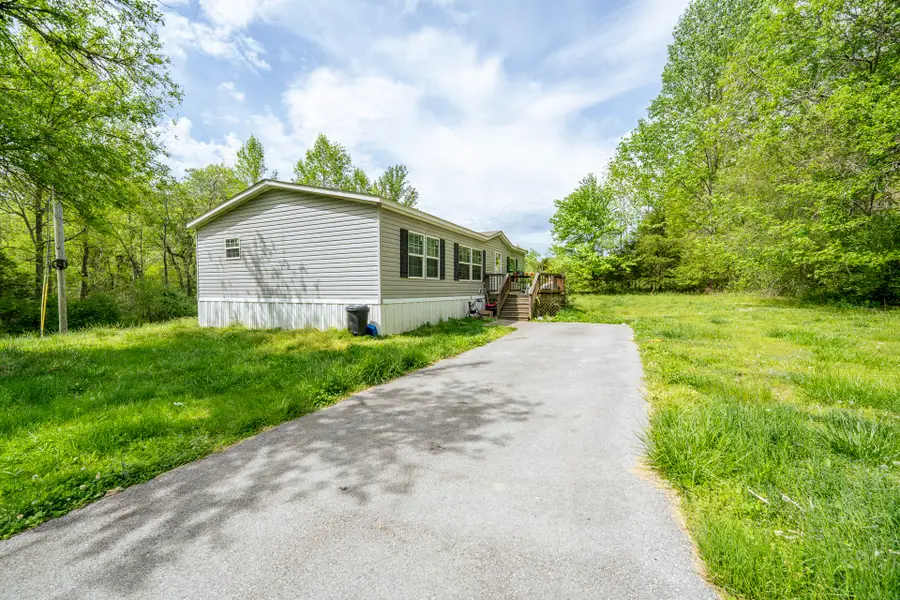 4242 Upper Factory Creek Rd, Waynesboro, TN 38485 - #3