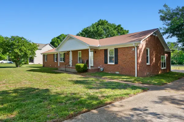 704 Redwood Cir, Columbia, TN 38401