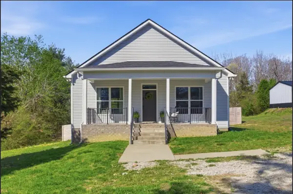 1030 Oak Dr, White Bluff, TN 37187