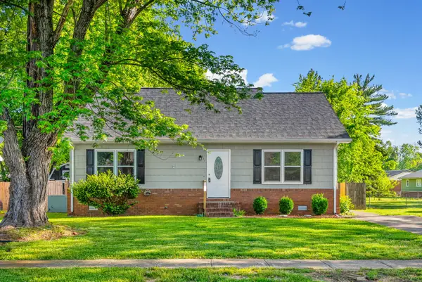 131 Boxwood Dr, Hopkinsville, KY 42240