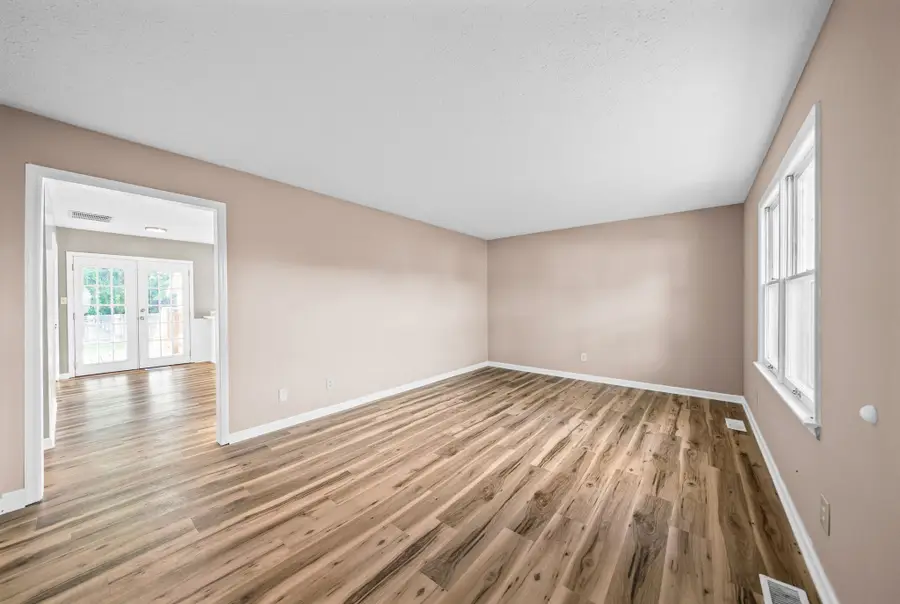 131 Boxwood Dr, Hopkinsville, KY 42240 - #3