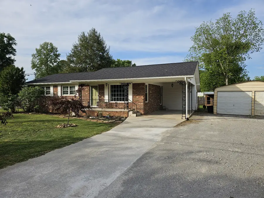 106 Willow St N, Cowan, TN 37318 - #2