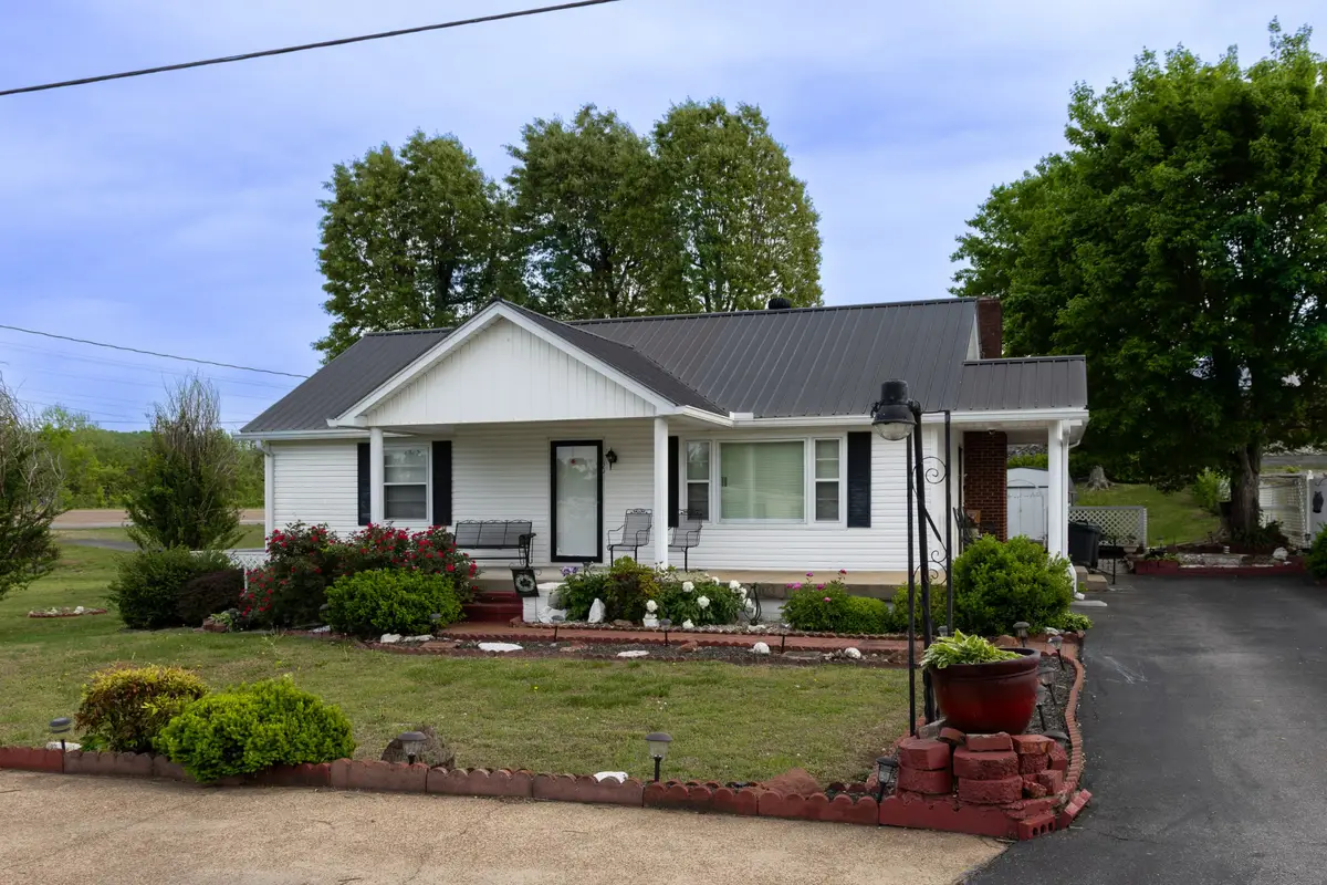 130 Elm Ln, Linden, TN 37096 - #1