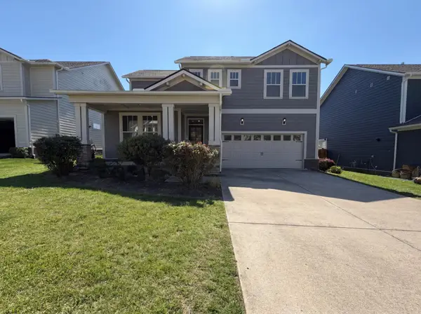 3372 Vinemont Dr, Thompsons Station, TN 37179