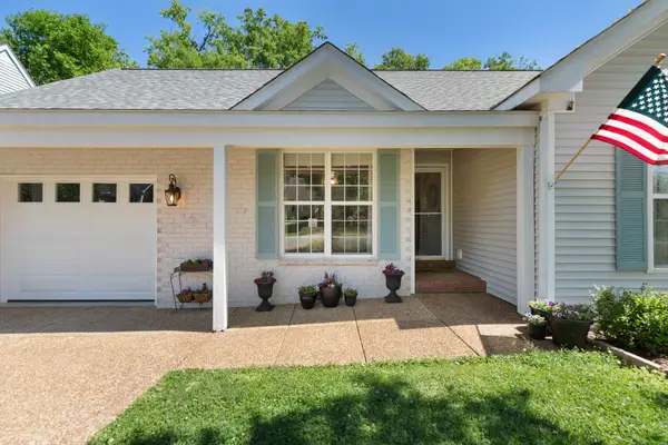 1129 Mcdonough Cir, Thompsons Station, TN 37179