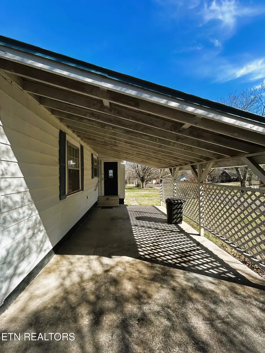 331 Louisiana Ave, Etowah, TN 37331 - #3