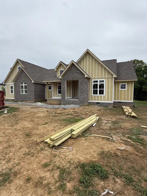 8680 Middle Lick Creek Rd, Lyles, TN 37098