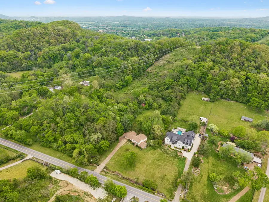 1352 Holly Tree Gap Rd, Brentwood, TN 37027 - #2