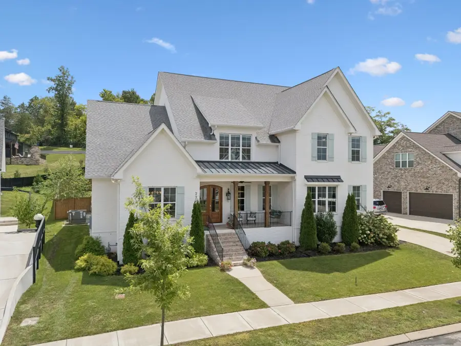 2224 Brakeman Ln, Thompsons Station, TN 37179 - #3