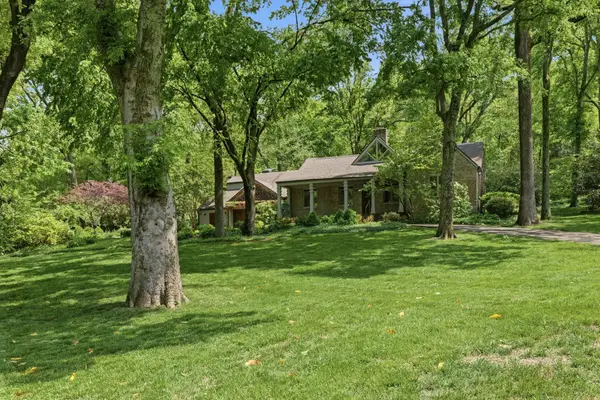 5142 Stanford Dr, Nashville, TN 37215