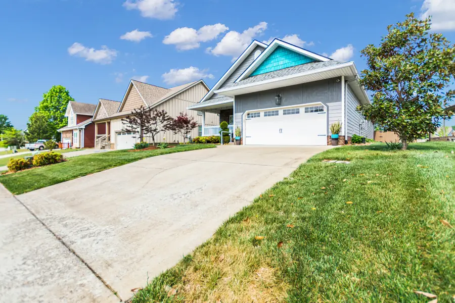 2206 Fairfax Dr, Clarksville, TN 37043 - #2