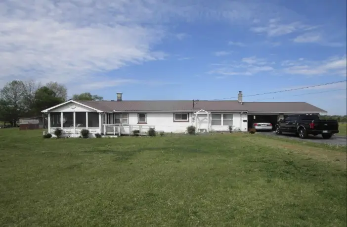 1063 Shelly Rd, Decherd, TN 37324 - #1