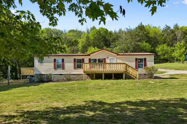 1085 Hawkins Branch Rd, Bethpage, TN 37022