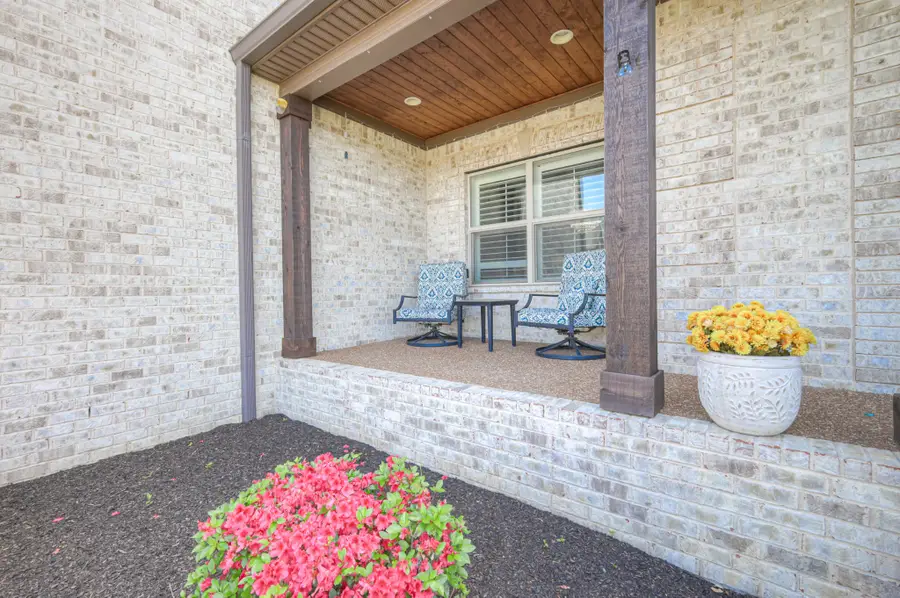 700 Stonecrest Dr, Mount Juliet, TN 37122 - #2