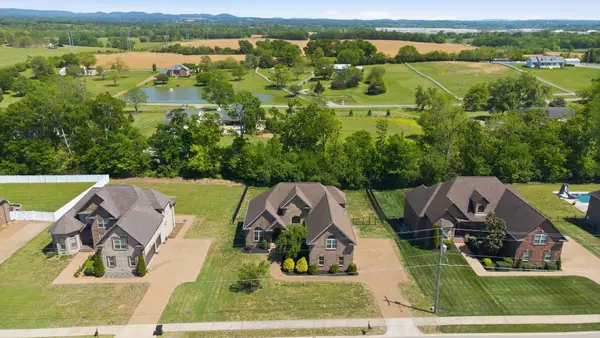 316 Ironwood Cir, Gallatin, TN 37066