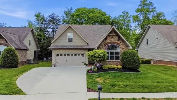 8309 Shoregate Ln, Knoxville, TN 37938