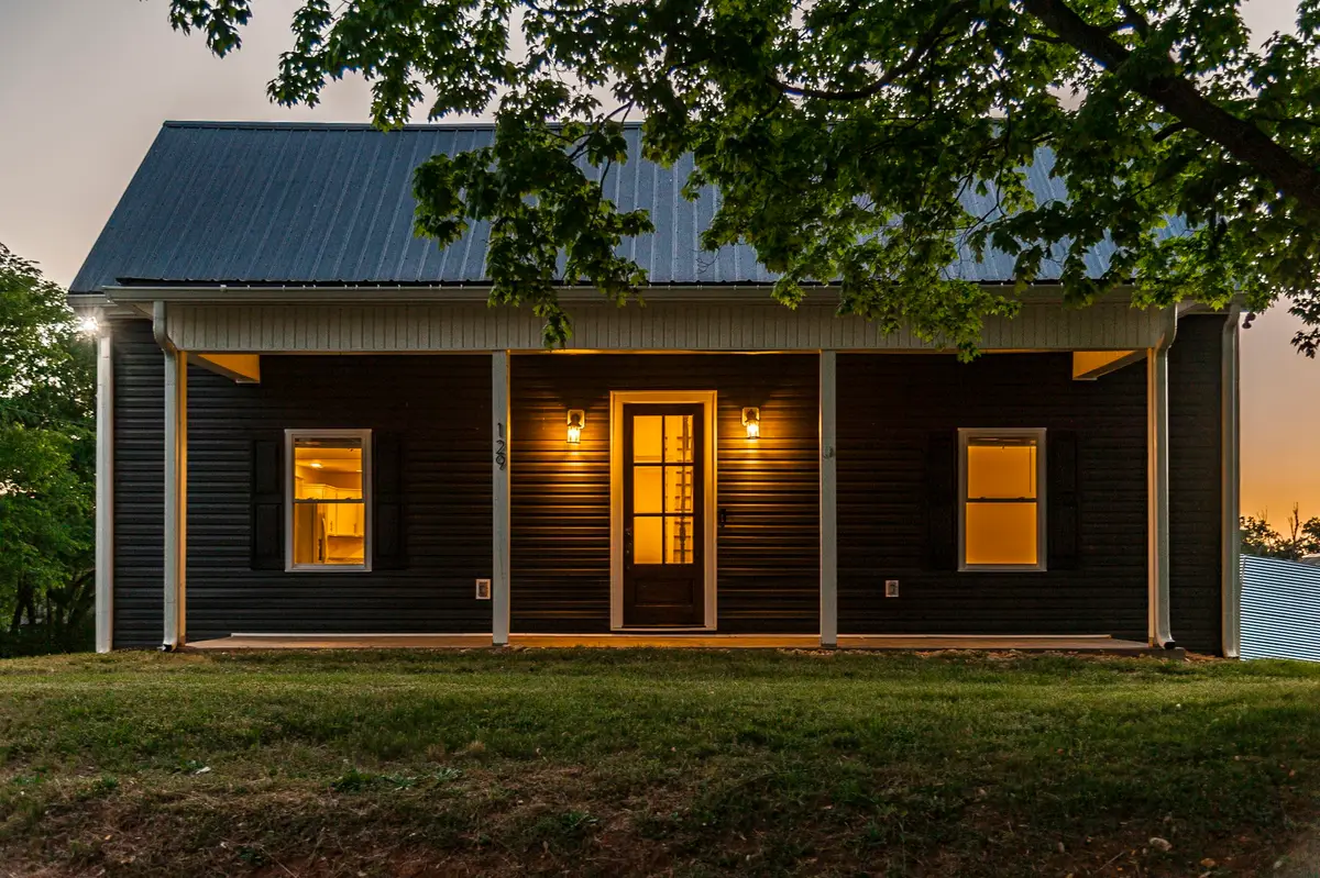 129 S Cedar St, Cross Plains, TN 37049 - #1