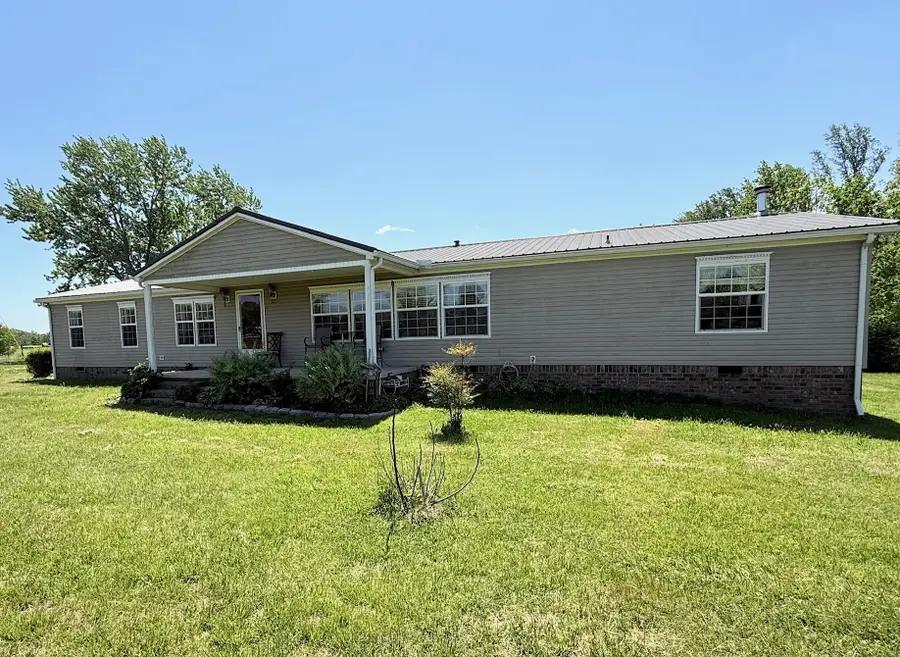 2364 Geedsville Rd, Bradyville, TN 37026 - #2