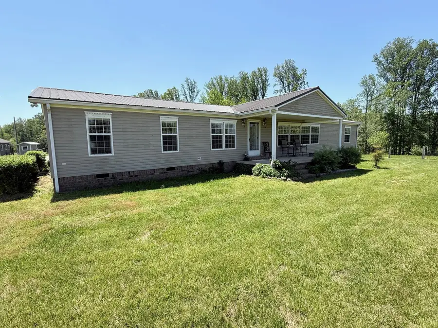 2364 Geedsville Rd, Bradyville, TN 37026 - #3
