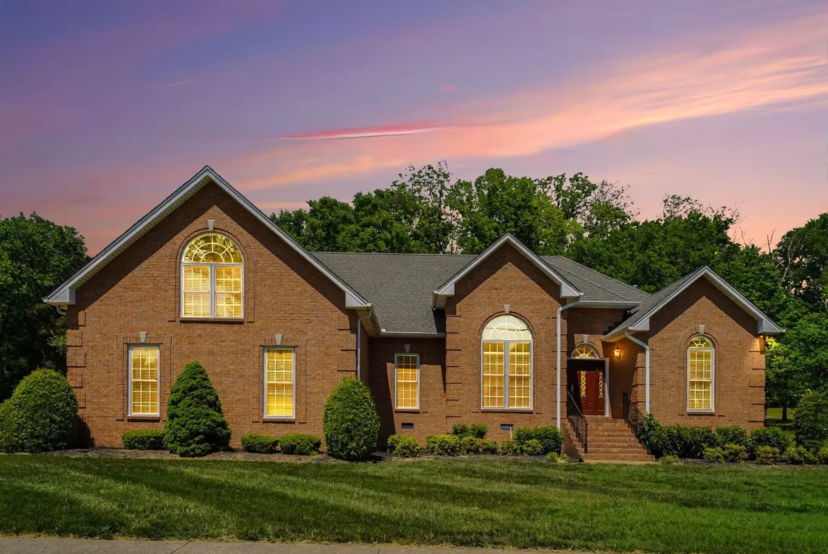 1046 Willow Park Cir, Hendersonville, TN 37075 - #1