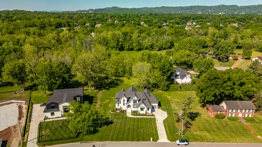 1305 Twin Springs Dr, Brentwood, TN 37027 - #2