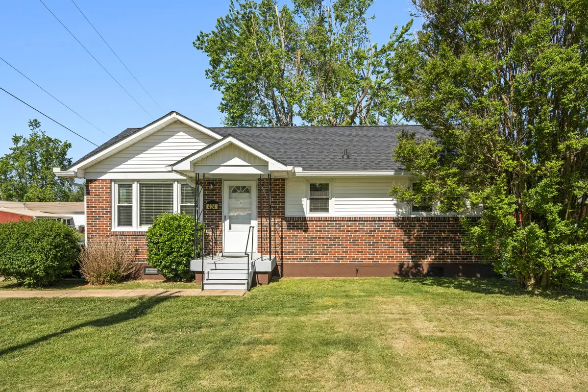 424 Kimmins St, Hohenwald, TN 38462 - #1