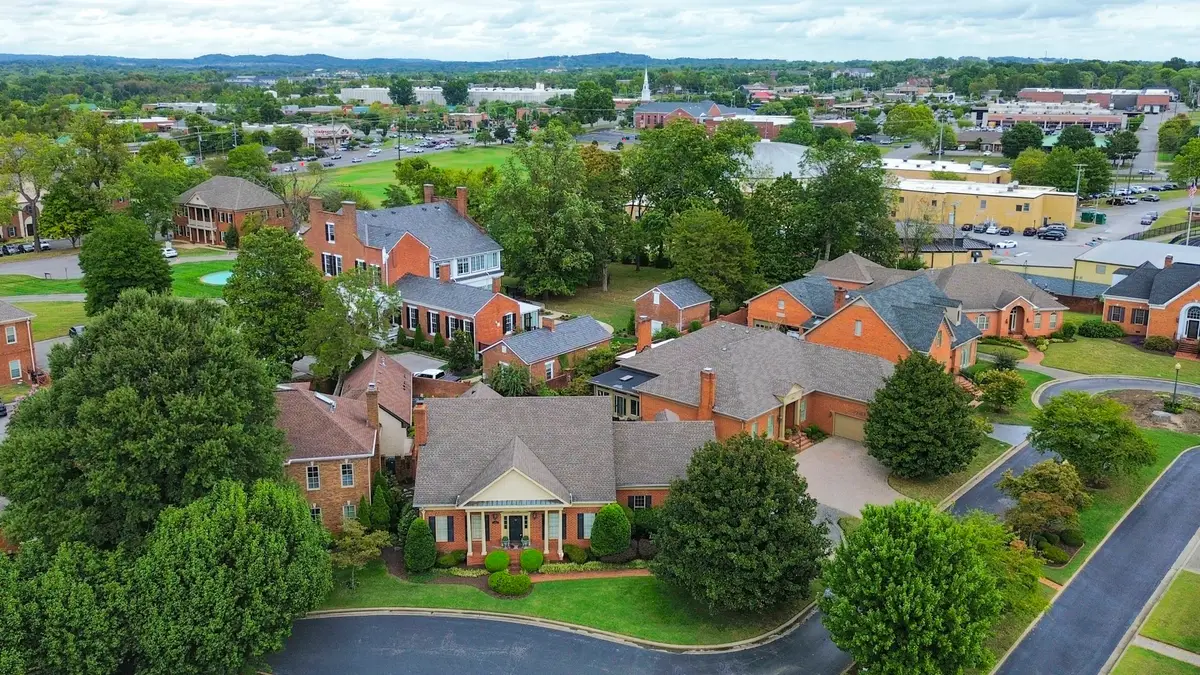 101 Carriage Ln, Hendersonville, TN 37075 - #1