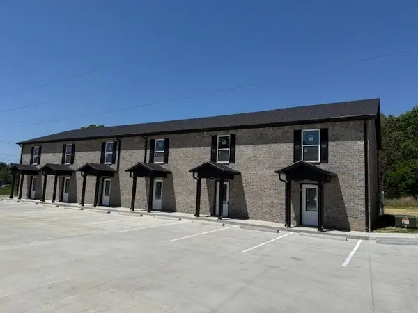 740 Kings Ln #B9, Tullahoma, TN 37388