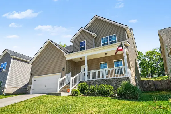 388 Barry Dr, Clarksville, TN 37040