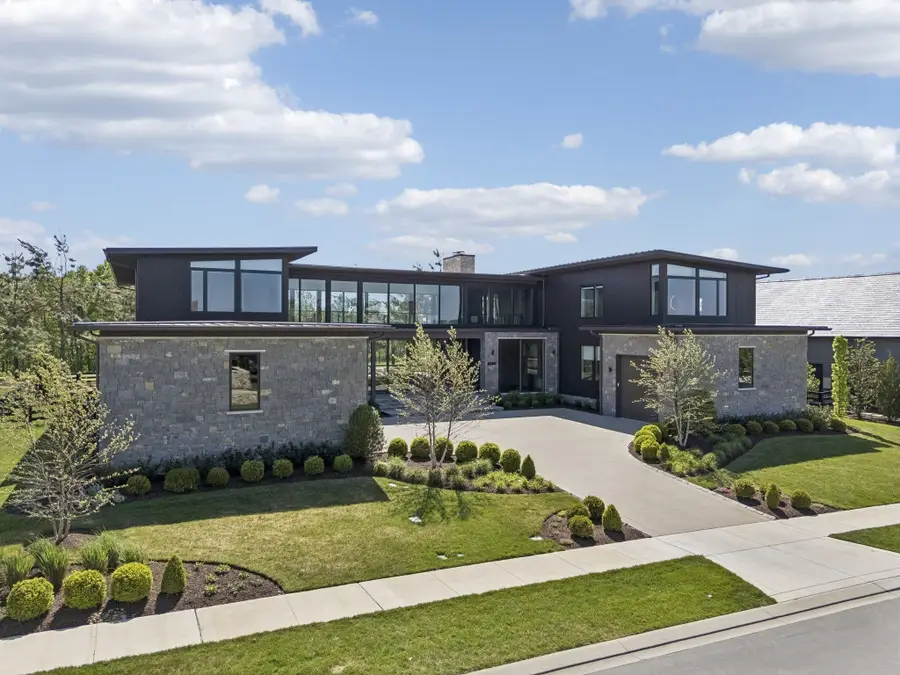 8005 Backwoods Dr, College Grove, TN 37046 - #2