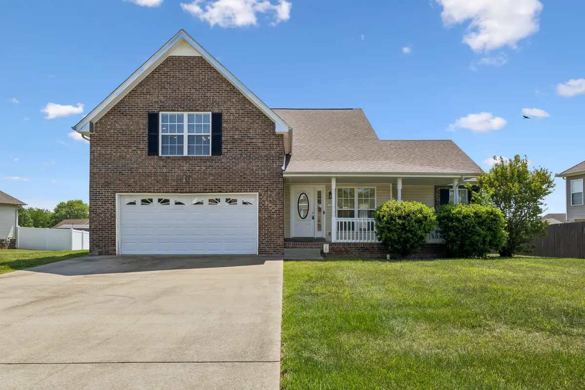 688 Fallbrook Ln, Clarksville, TN 37040 - #1