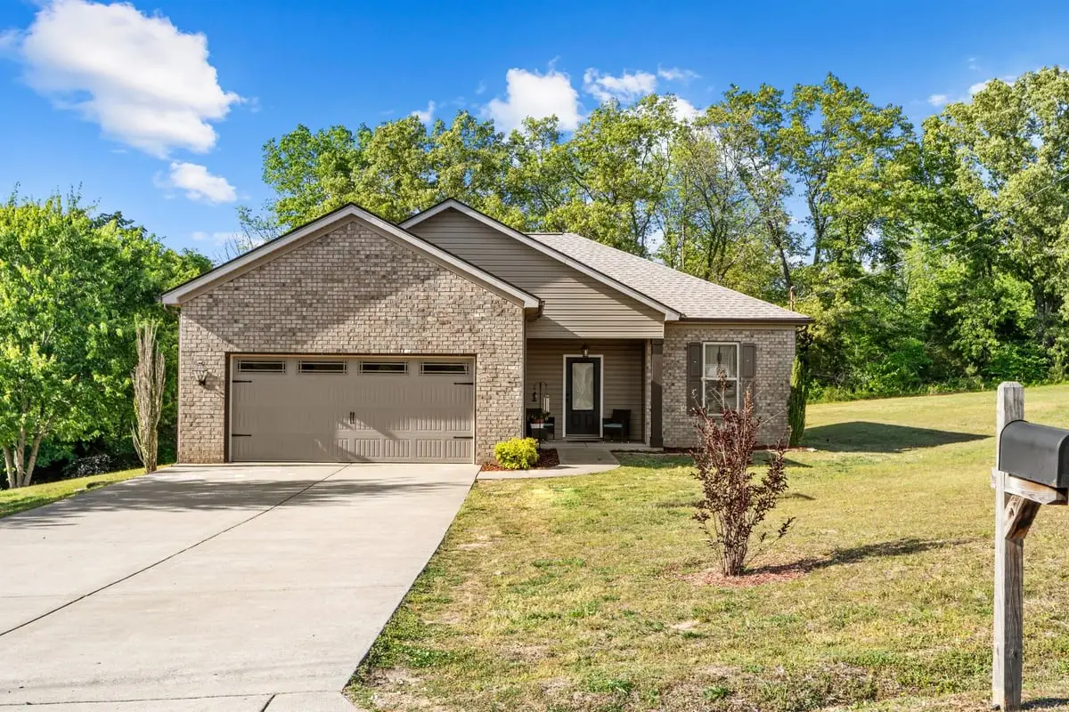 18010 Castle Ct, Bon Aqua, TN 37025 - #1