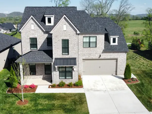 3287 Sassafras Ln, Thompsons Station, TN 37179