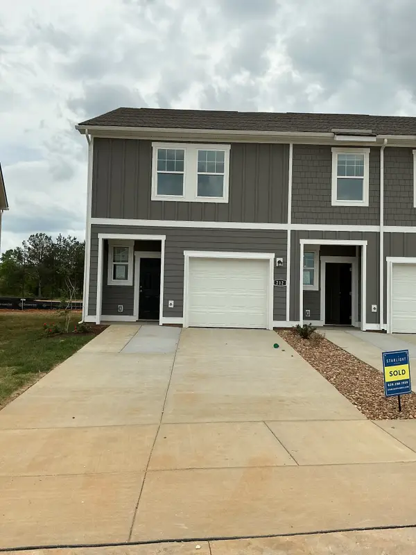 212 Darlington, Dickson, TN 37055